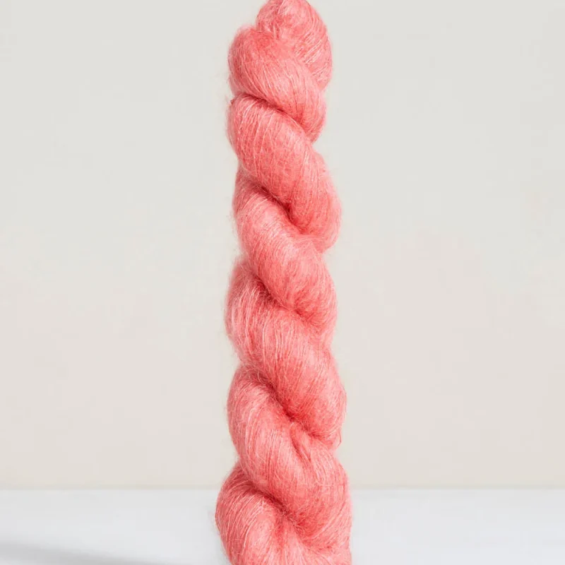 Urth Yarns BonMoher - Aurora