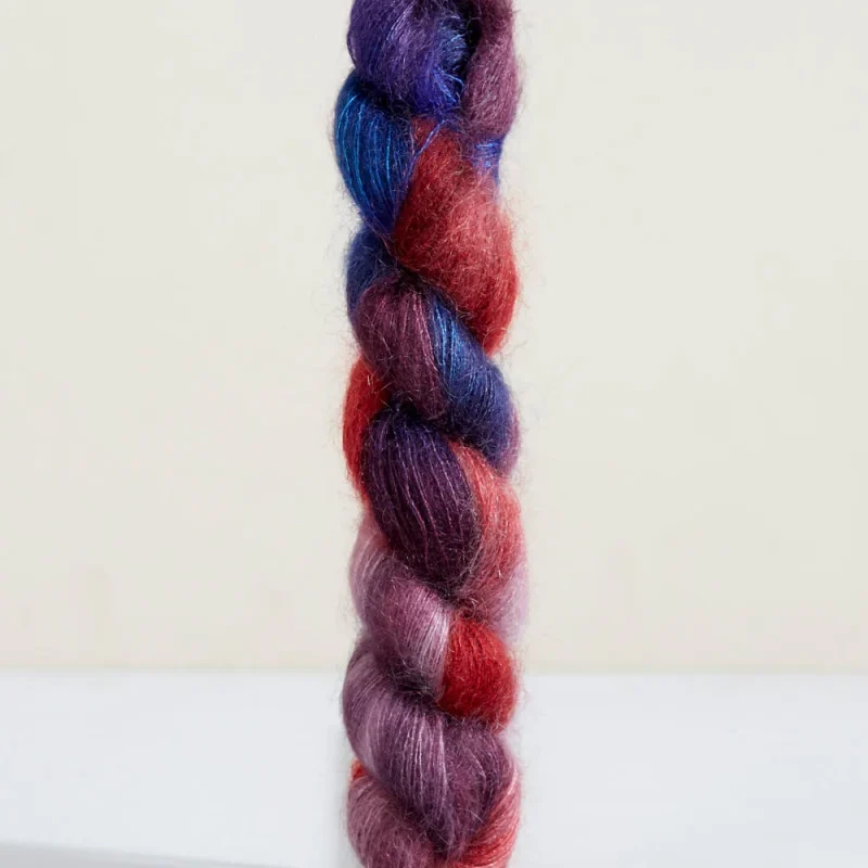 Urth Yarns BonMoher - Nightfall